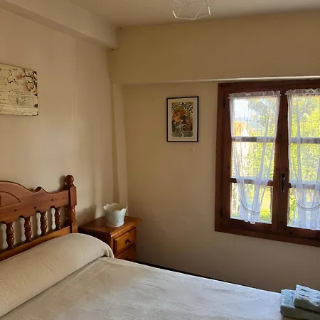 El Sitio De La Poza بيت للعطل Udias